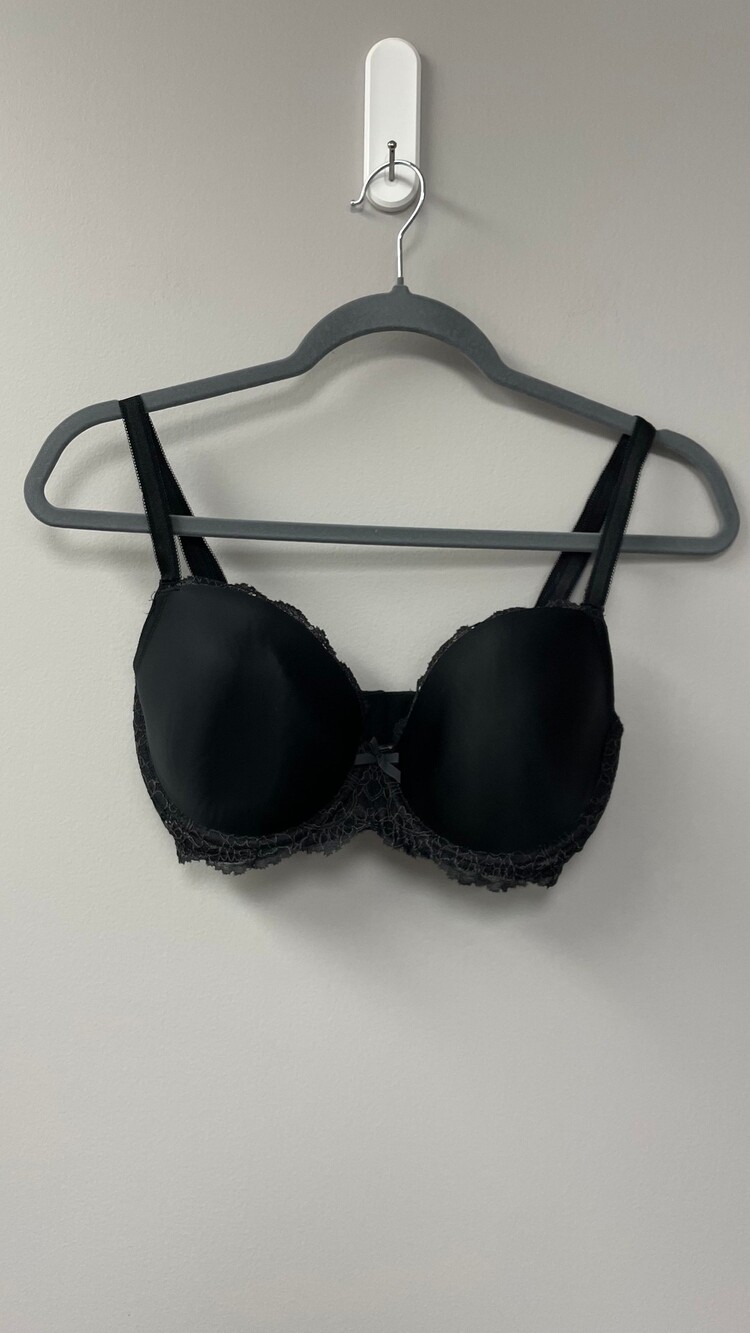 Victoria's Secret Dream Angels Bra 32DDD Black Lace Lined Demi